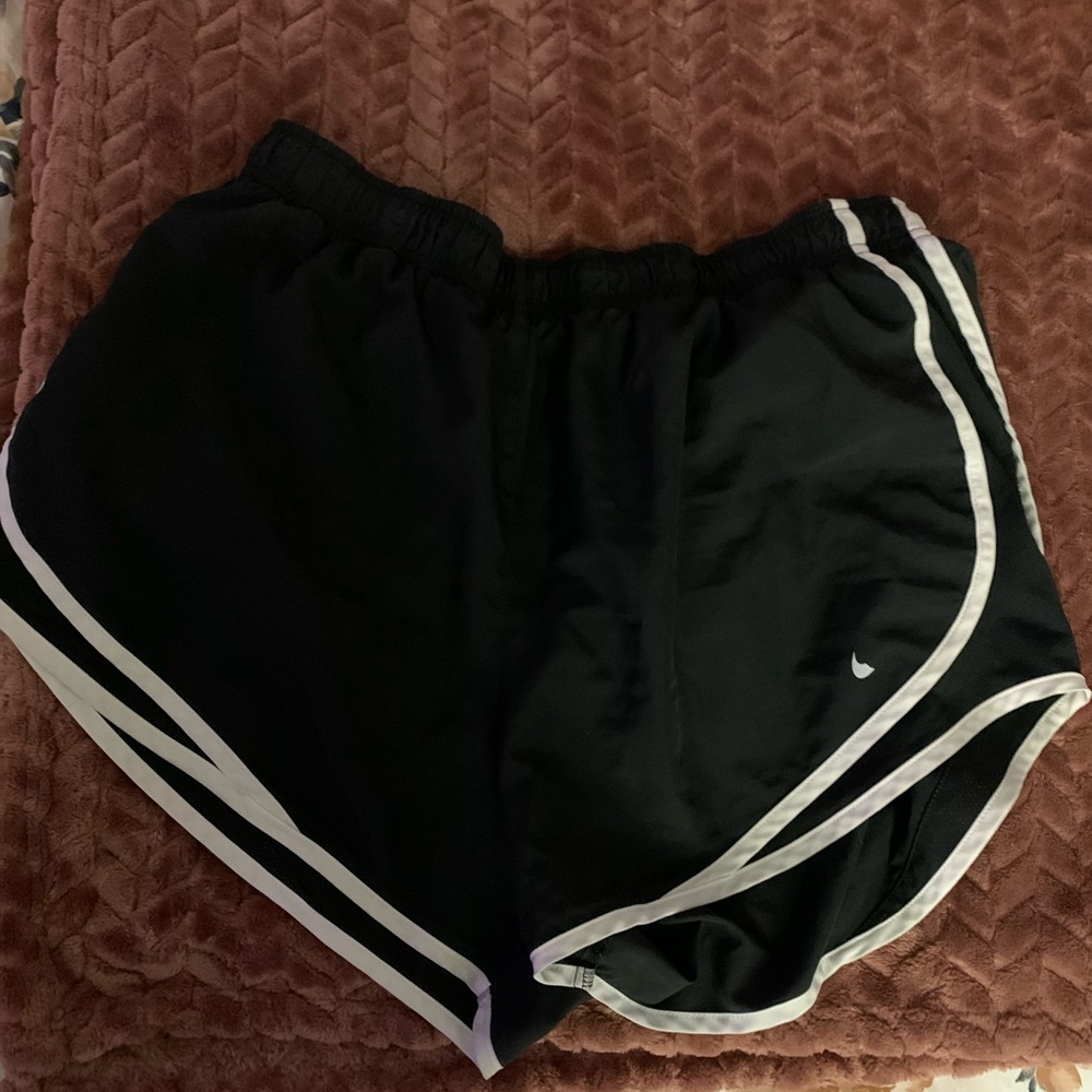 Women’s Nike Tempo Shorts XL
